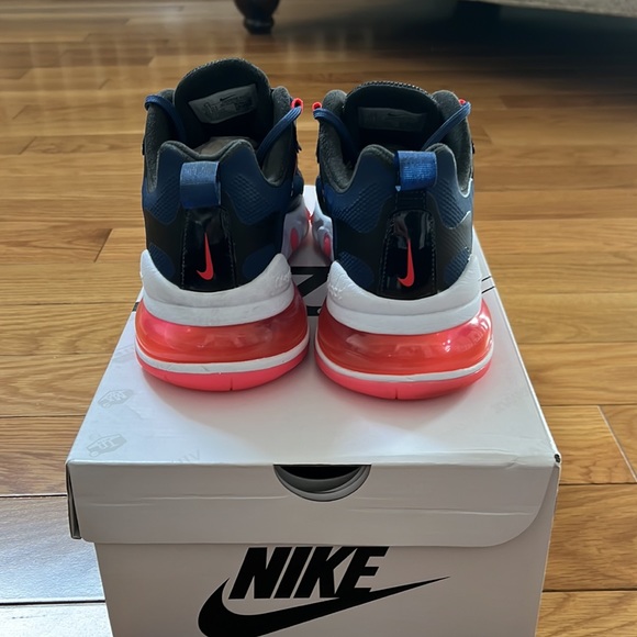 Nike Air Max 270 React - Picture 6 of 9